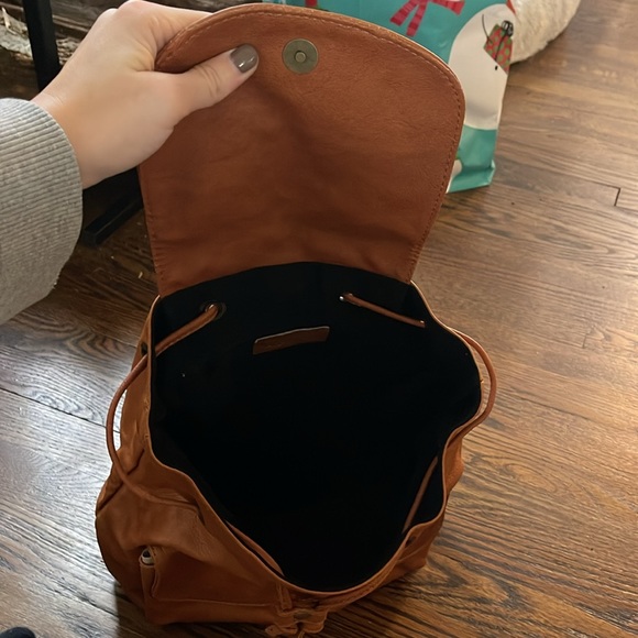 Genuine Italian Leather Backpack - Picture 4 of 5